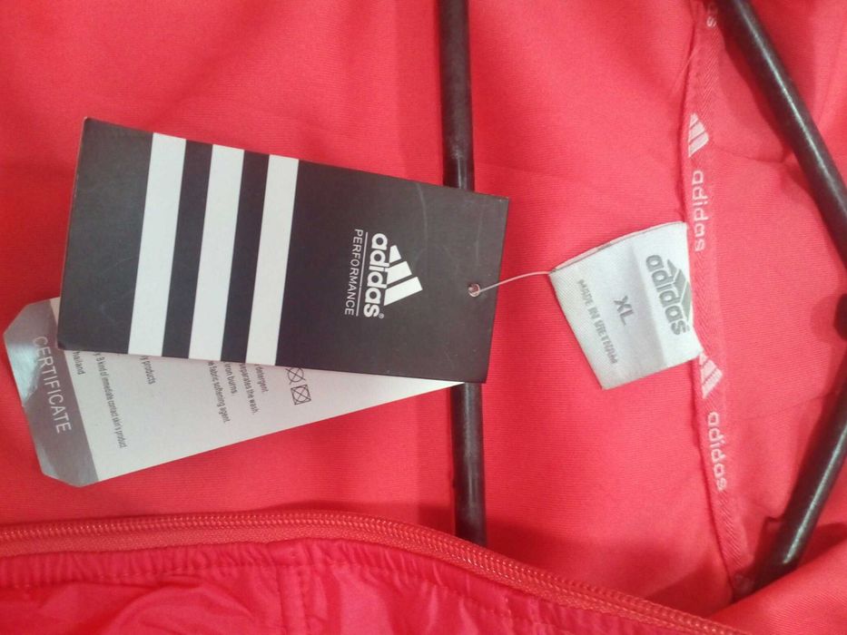 Спортивна курточка бренд adidas