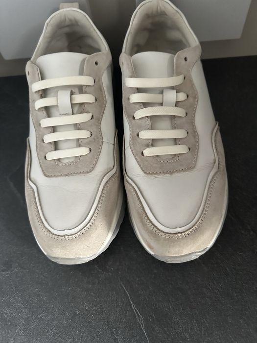 Шкіряні кросівки