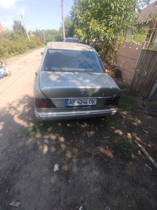 Капот Мерседес 124
