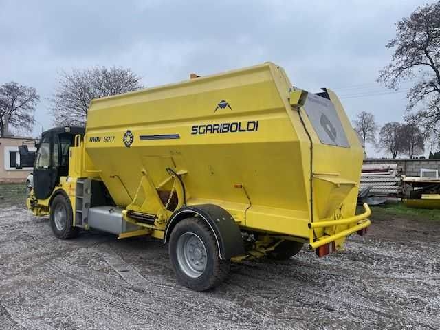 Samojezdny wóz paszowy paszowóz Sgariboldi MAV 5217
