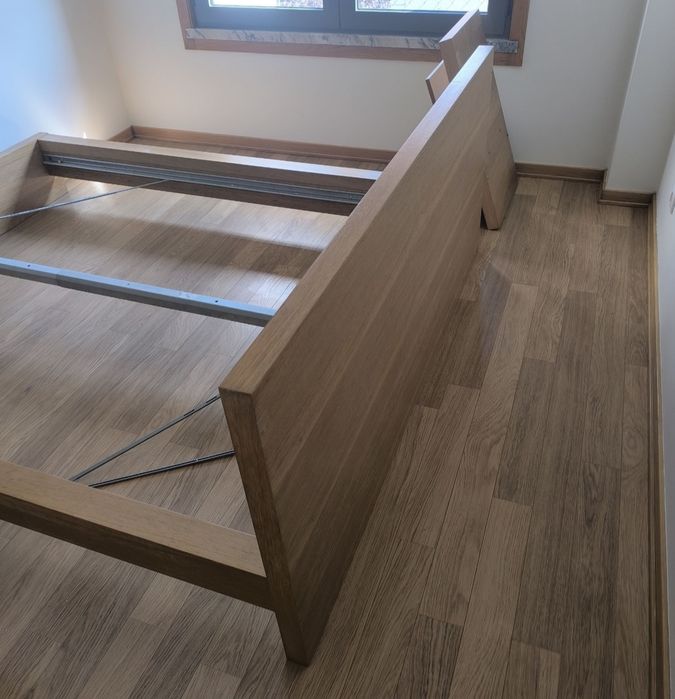 Estrutura de Cama 180x200 com mesas de cabeceira suspensas