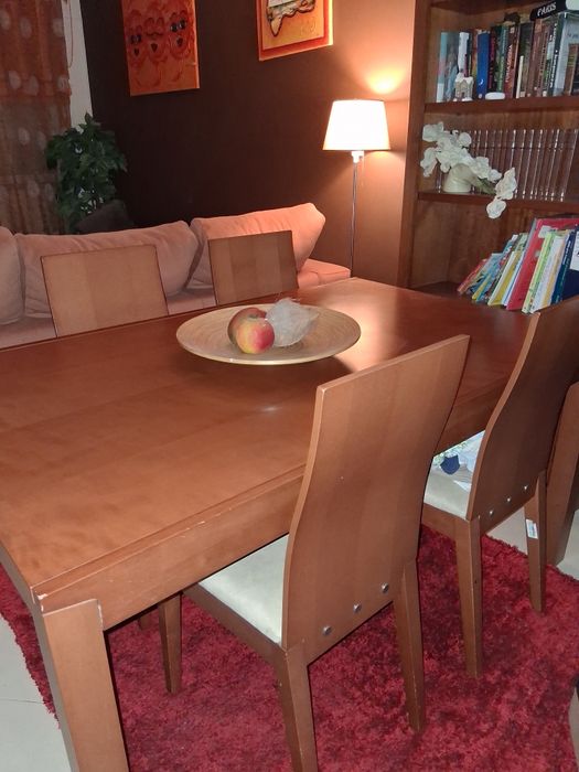 Mesa cerejeira com 4 cadeiras