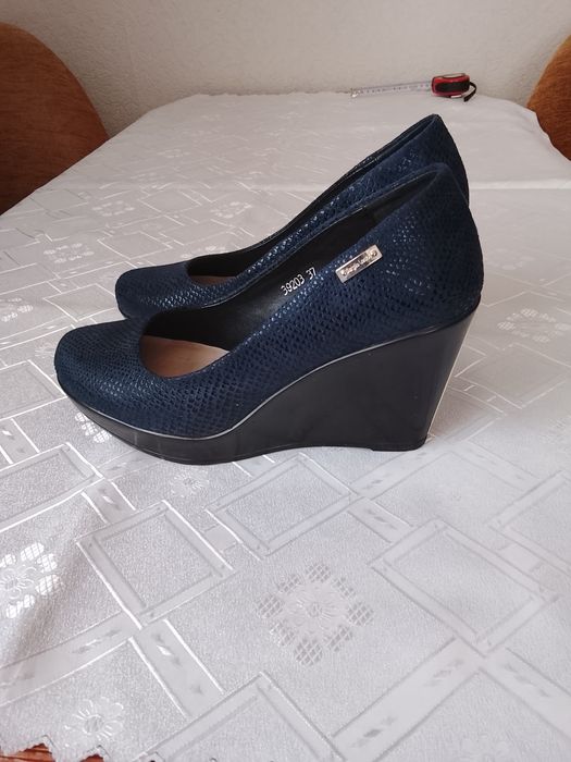 Sergio Leone pantofle r 37 dł wkładki 24 cm