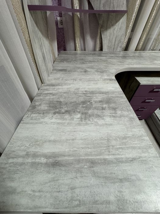 Письменный стол для школьника