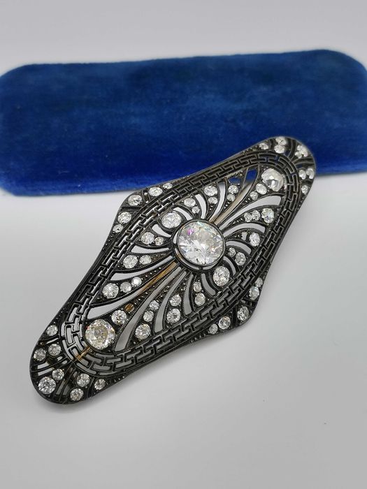 Broszka ponad 200- letnia. ANTYK.