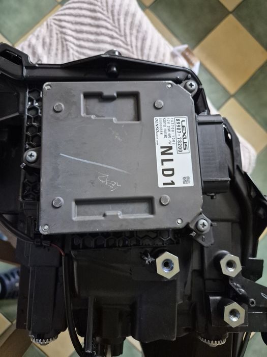 Lampa przednnia lewa Lexus Nx 350h