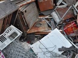 Faço recolha de sucatas e entulho ao domicílio
