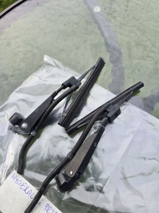 Wycieraczki przednich lamp Volvo 440 , 460 KOMPLET