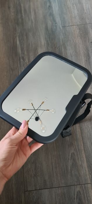Lusterko samochodowe do obserwacji dziecka w aucie