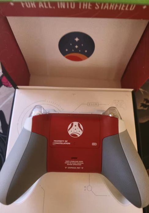 Xbox Series X 1TB z kontrolerem Starfield Edition