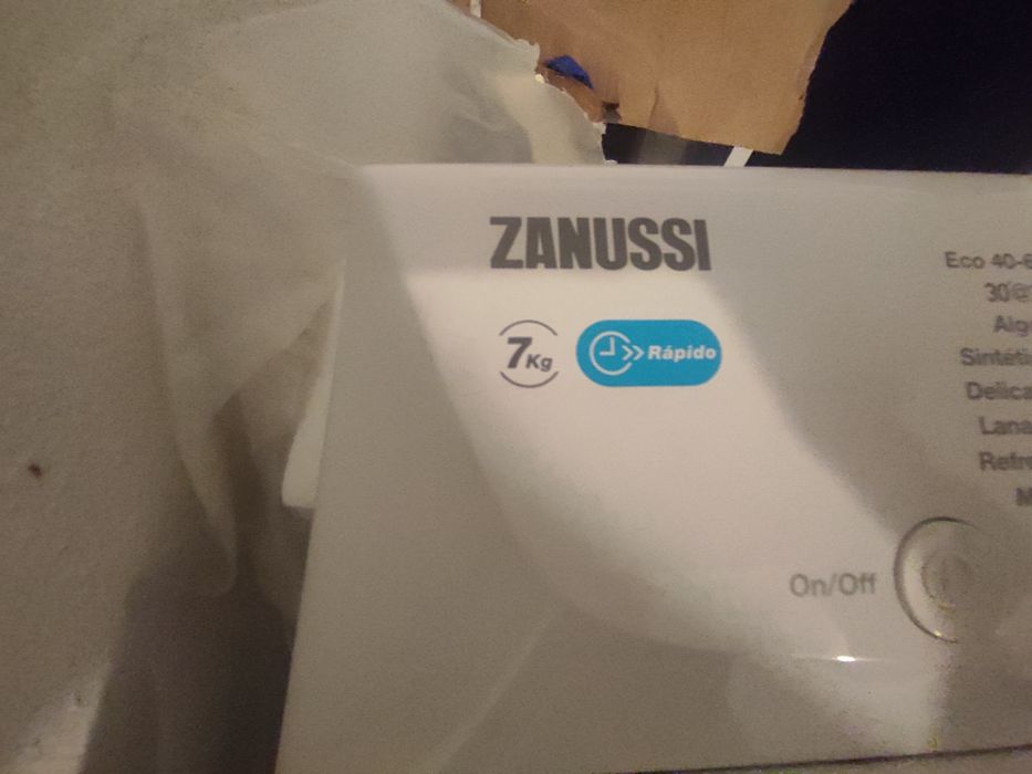 Maquina de roupa para lavandaria Zanussi