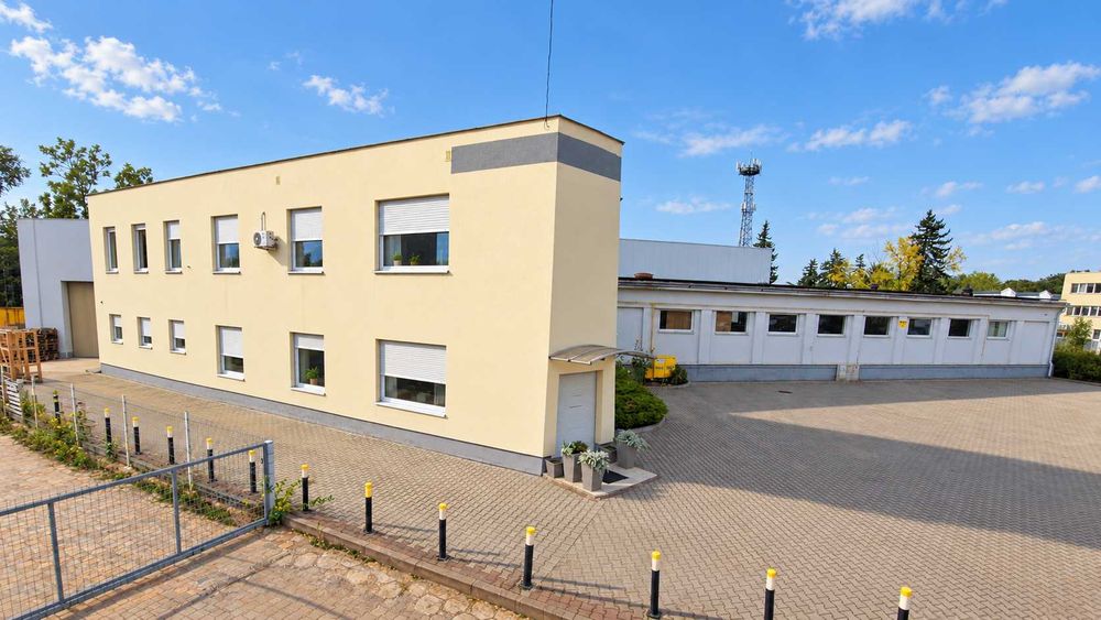 Do wynajęcia hala magazynowo-produkcyjna  o łącznej powierzchni 1 200 wraz z pomieszczeniami biurowo-socjalnymi. Wrocław ul. Stargardzka