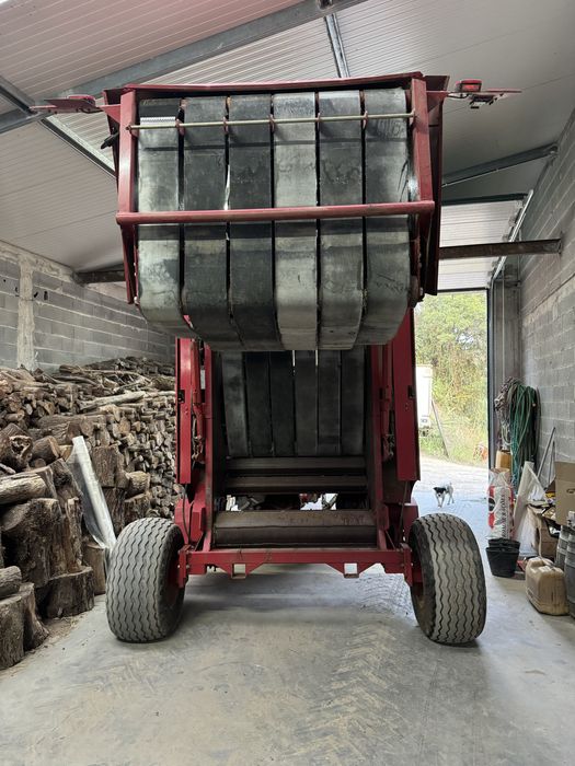 Enfardadeira de rolos