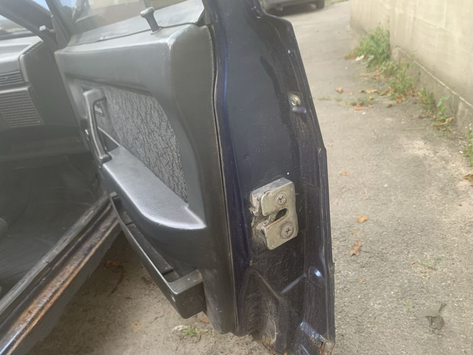 Продам на ваз2109 замкі  ручкі орігінальні