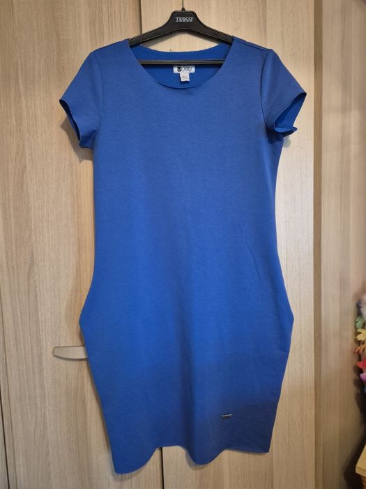 Ładna niebieska tunika