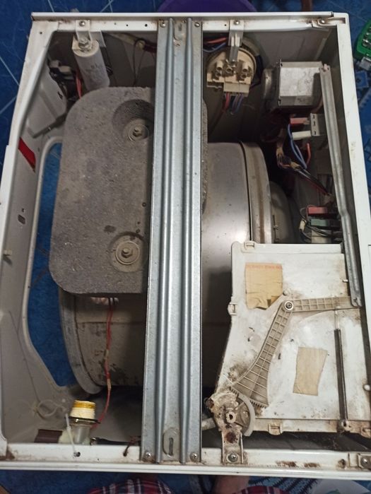 Продам по запчастинах пральну машину  Indesit WGS636TX