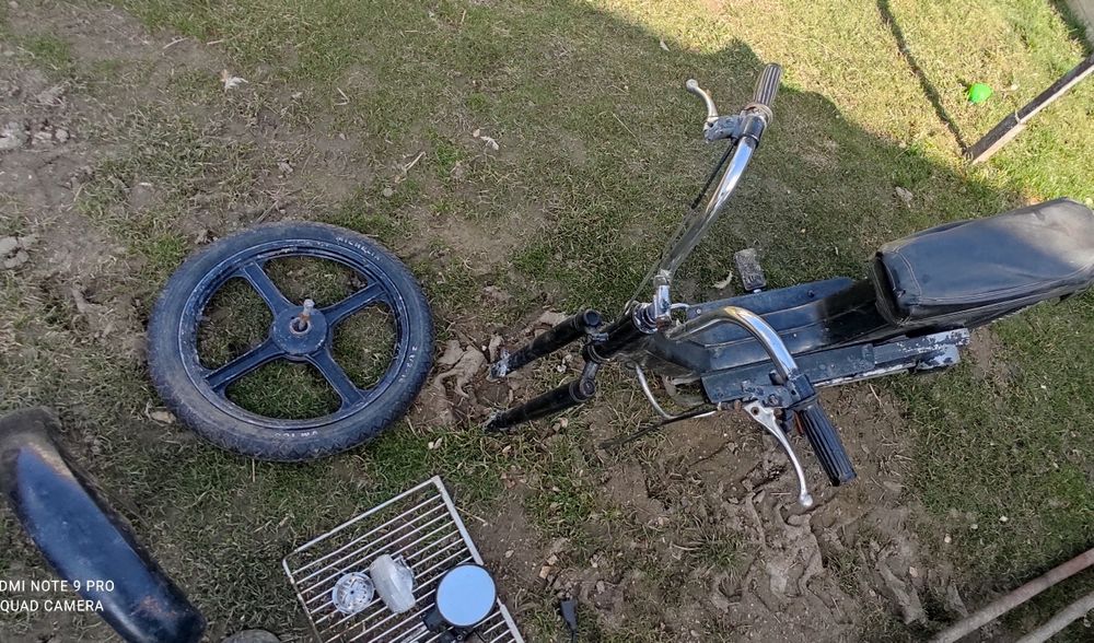 Продам дешево!!! по запчастинам piaggio bokser2