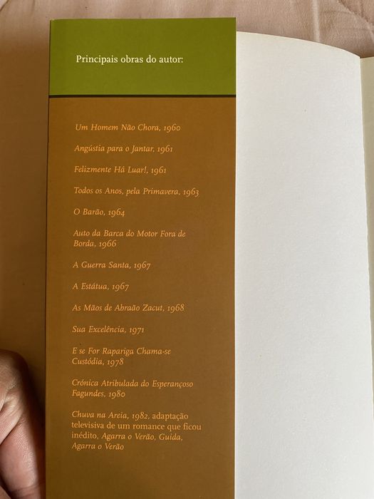 Livro Felizmente há luar!