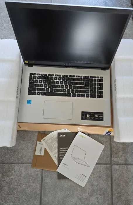 Jak nowy Laptop Acer Aspire 3 17cali gwar21m i3 512GB SSD Win11 / Bytom