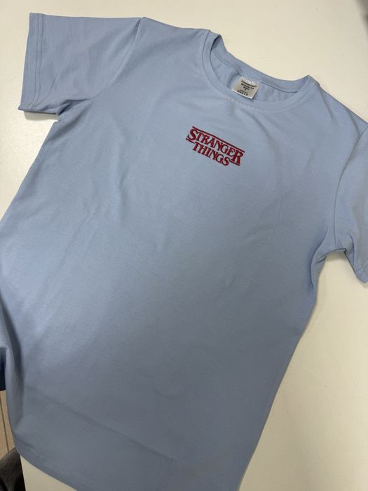 Футболка STRANGER THINGS є всі розміри та інші кольори