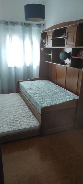 Estúdio com 2 camas solteiro como nova