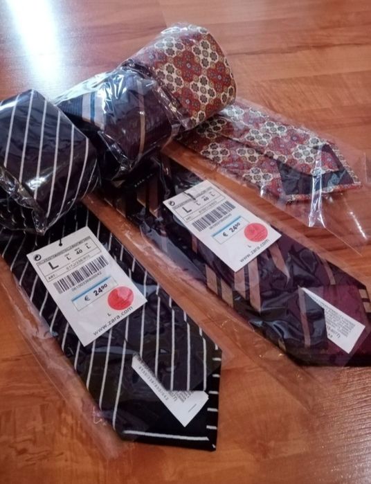 Галстук фирменный