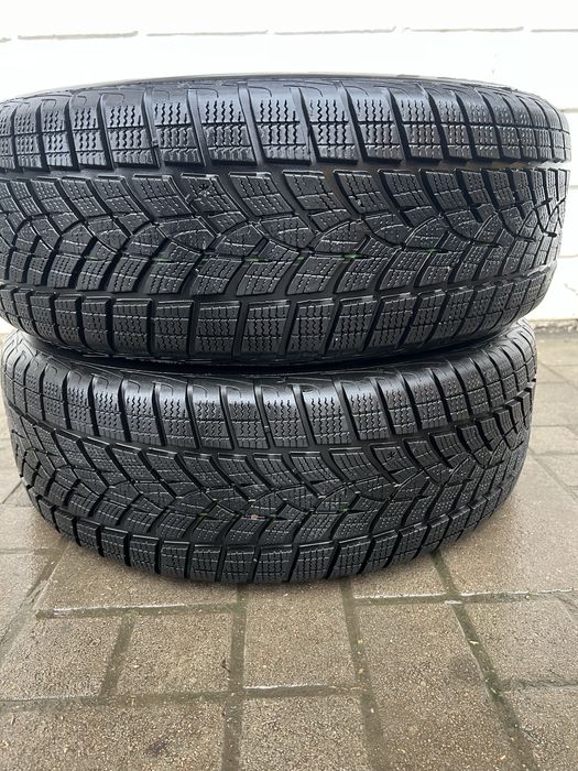 Резина шини зимові R17 215 60  GOOD YEAR