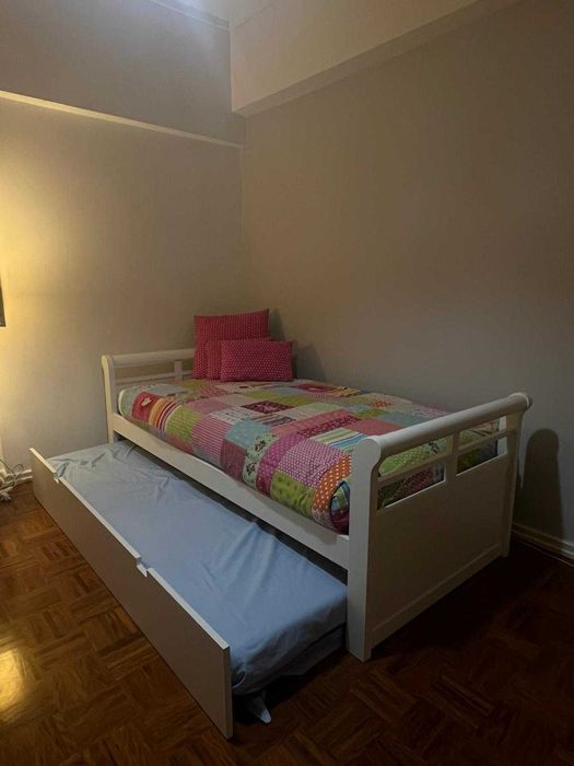 Cama singular, negociável