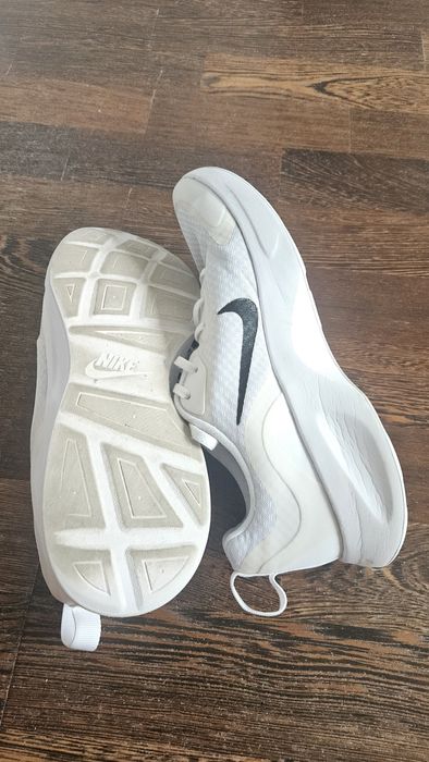 Wisenne Buty Nike Białe rozm. 41