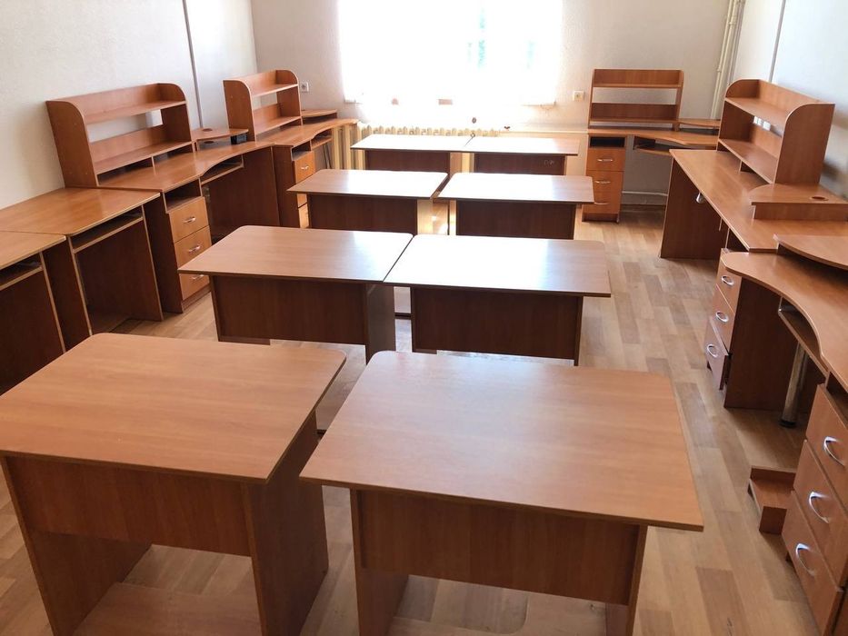 Стол менеджера и руководителя в количестве