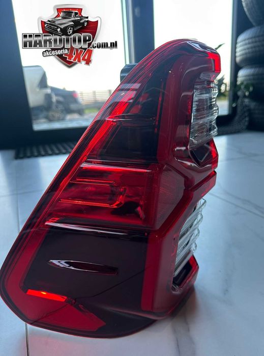 Lampa Oryginalna LEWA Tylna oświetlenie tył TOYOTA HILUX (2015+)