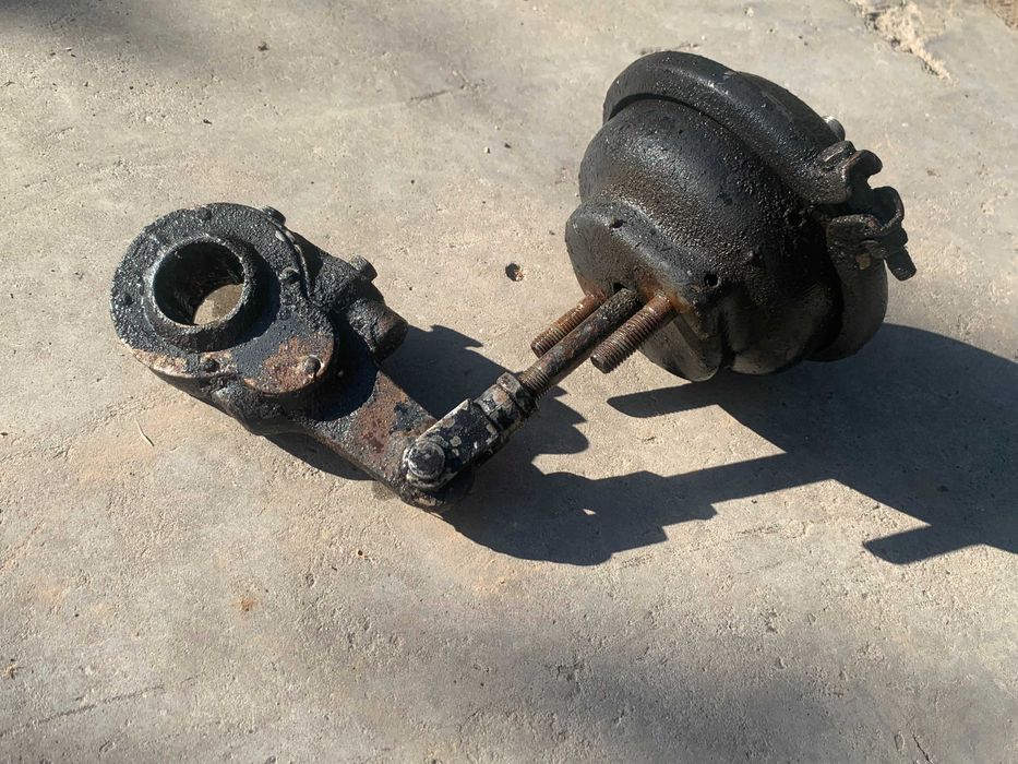 Ричаг гальмівний ( трещітка ) з гальмівною камерою Зіл 131