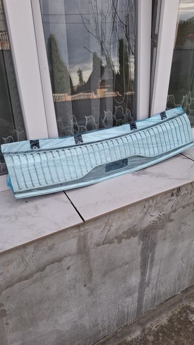 Задня планка багажника ліства, Opel Astra H