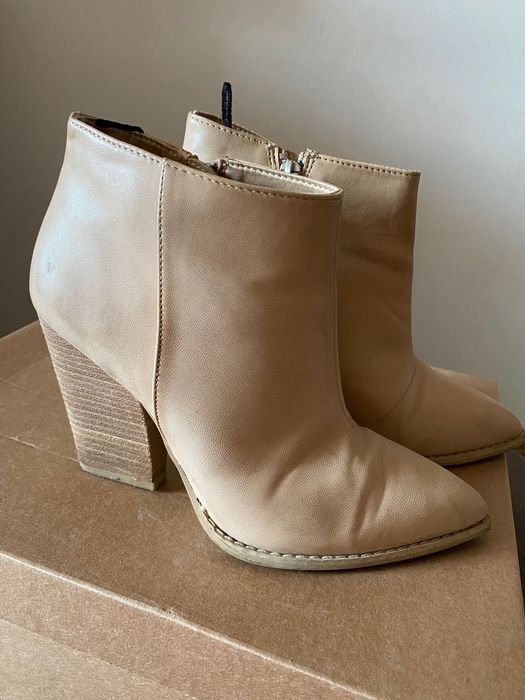 Чоботи, черевики H&M