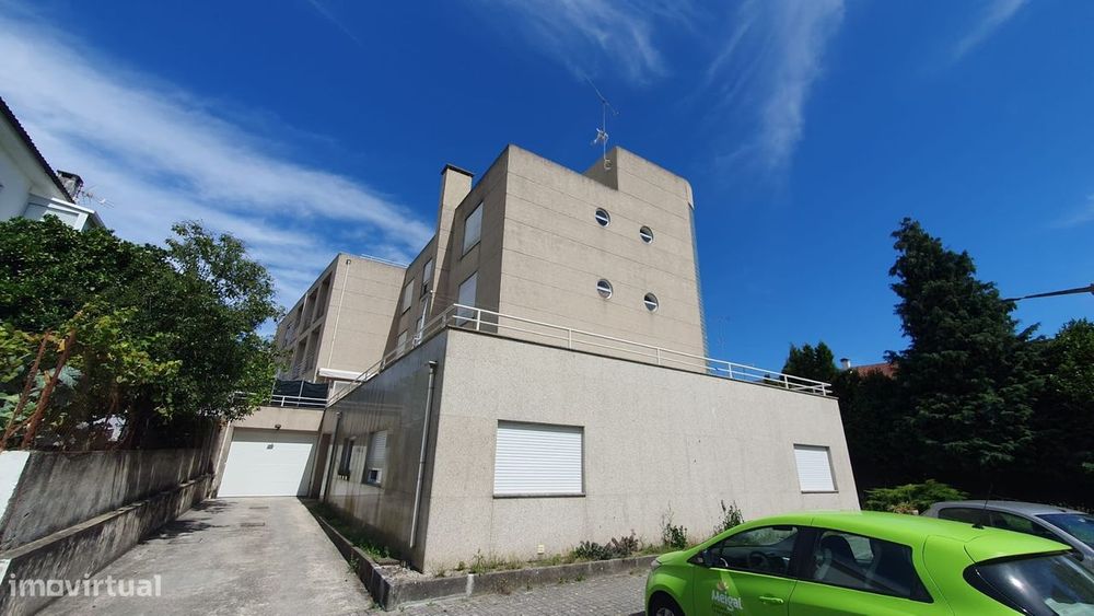 Garagem fechada - sem rampa - hospital particular