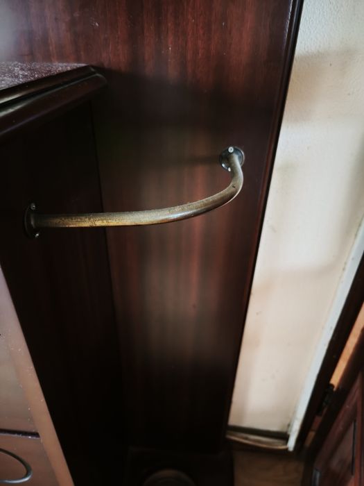 Móvel de Entrada Clássico em Madeira Maciça – Elegância