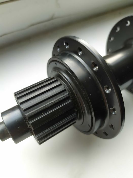 Втулки задние Boost Shimano FH-MT500-B и  Shimano FH-MT401-B