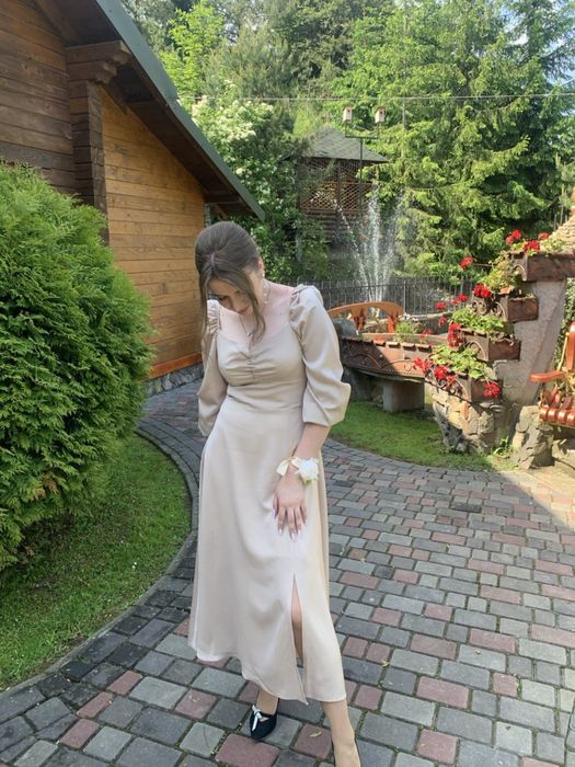 Продам ніжну сукню