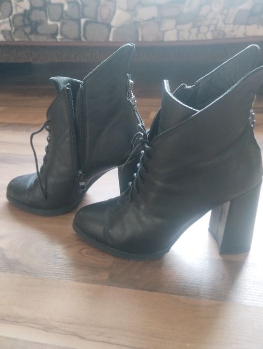 Ботинки женские, утеплённые