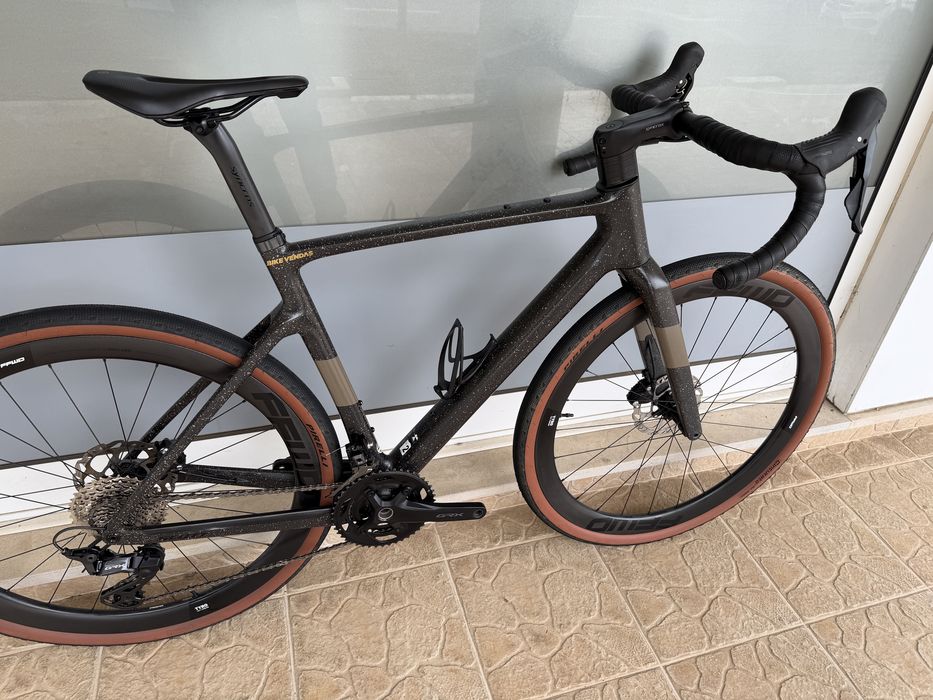 Bicicleta Scott de Gravel - Rodas em carbono
