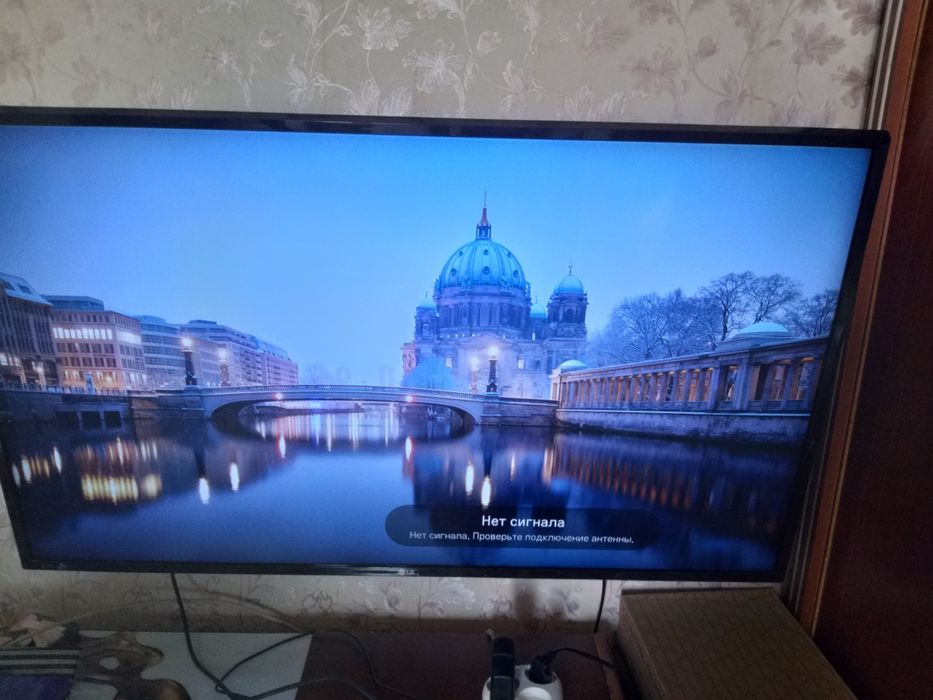 Телевизор  LG -43UJ6307
