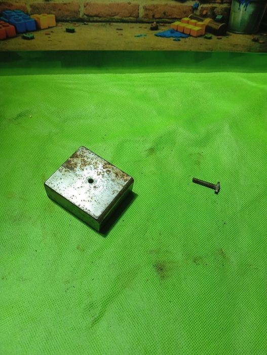 Bloco metalico para fresa