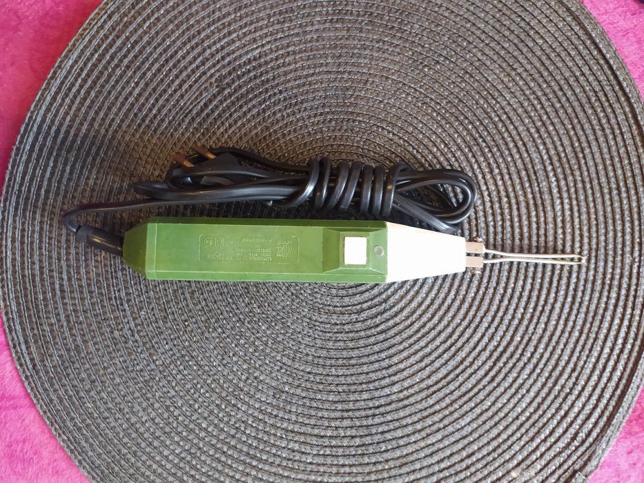 Zabytkowa lutownica transformatorowa z czasów PRL-u