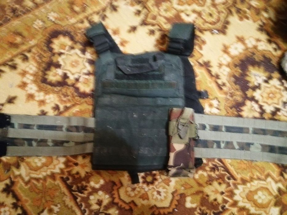 Черная плитоноска