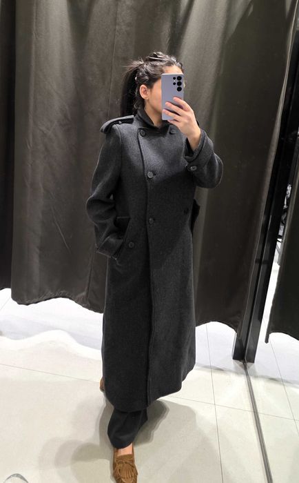 długi klasyczny dwurzędowy elegancki szary płaszcz Zara patki kołnierz