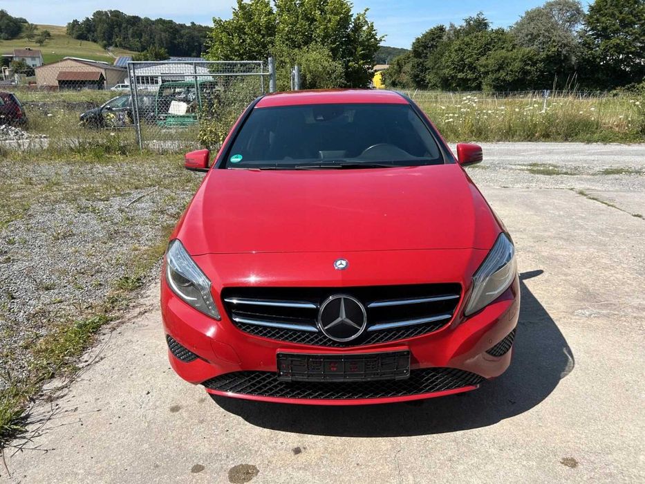 MERCEDES A KLASA W176 капот  мерседе а А в176 амг запчасть деталь