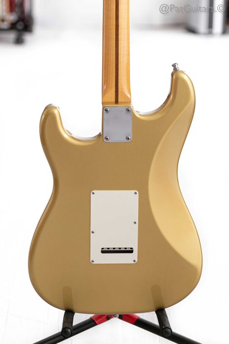 2009 Fender Custom Shop Deluxe Stratocaster in HLE Gold