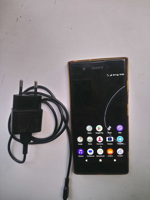 Sony Xperia XA 1 Plus (4/32)
