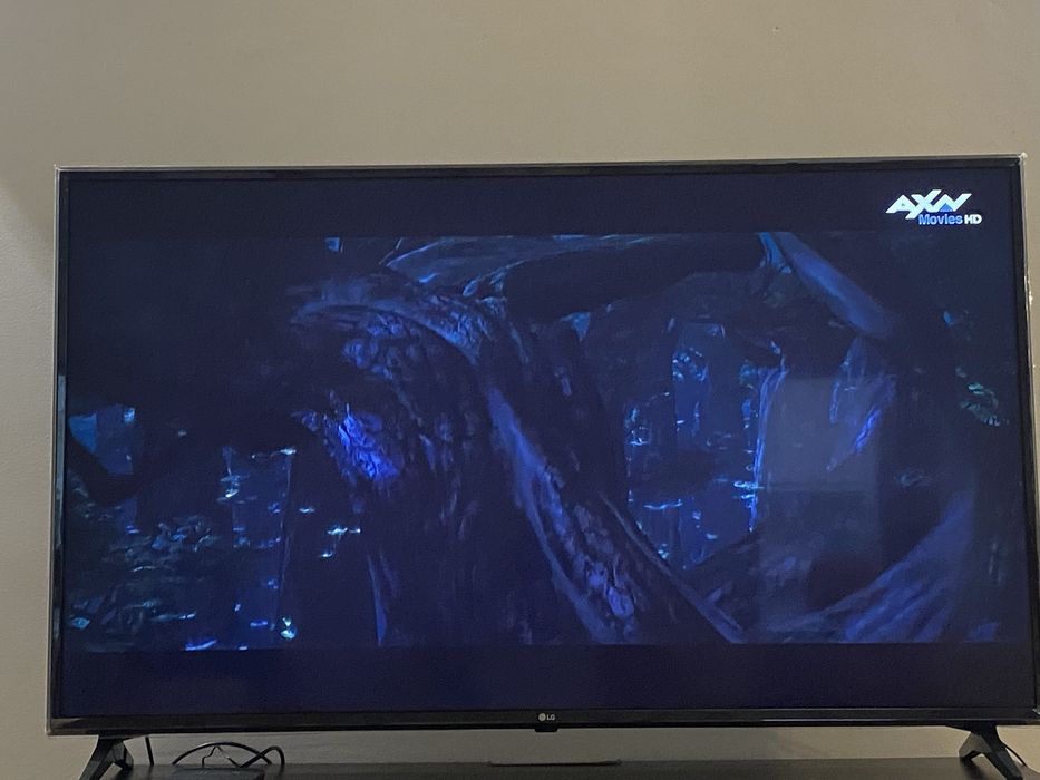 TV LG 55’’ SMART TV. Como nova. Ainda tem a protecao da tela.