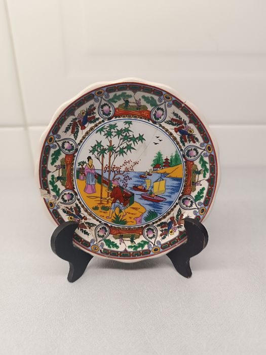 Prato Decorativo Porcelana Chinesa Antiga. Macau. 10 cm